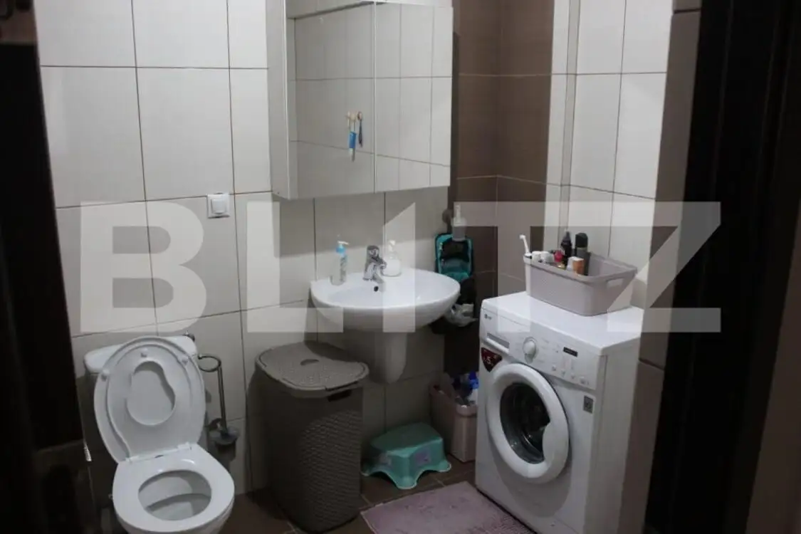 Apartament de vanzare, cu 2 camere, 55 mp si curte exterioara, zona Marasti