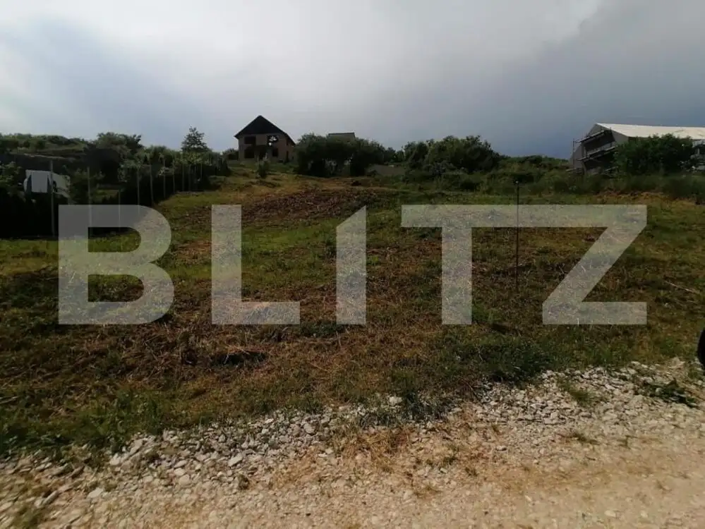 Teren intravilan 820 mp cu toate utilitatile Zona Piata