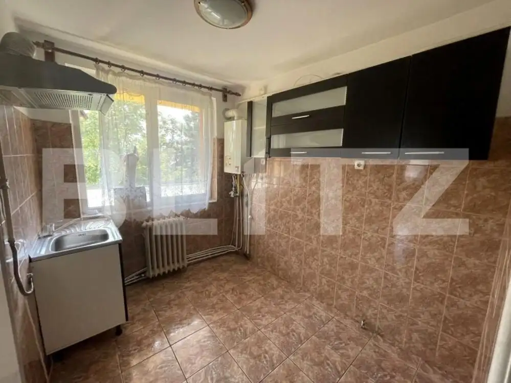 Apartament 3 camere,  72 mp - zonă Centrală 