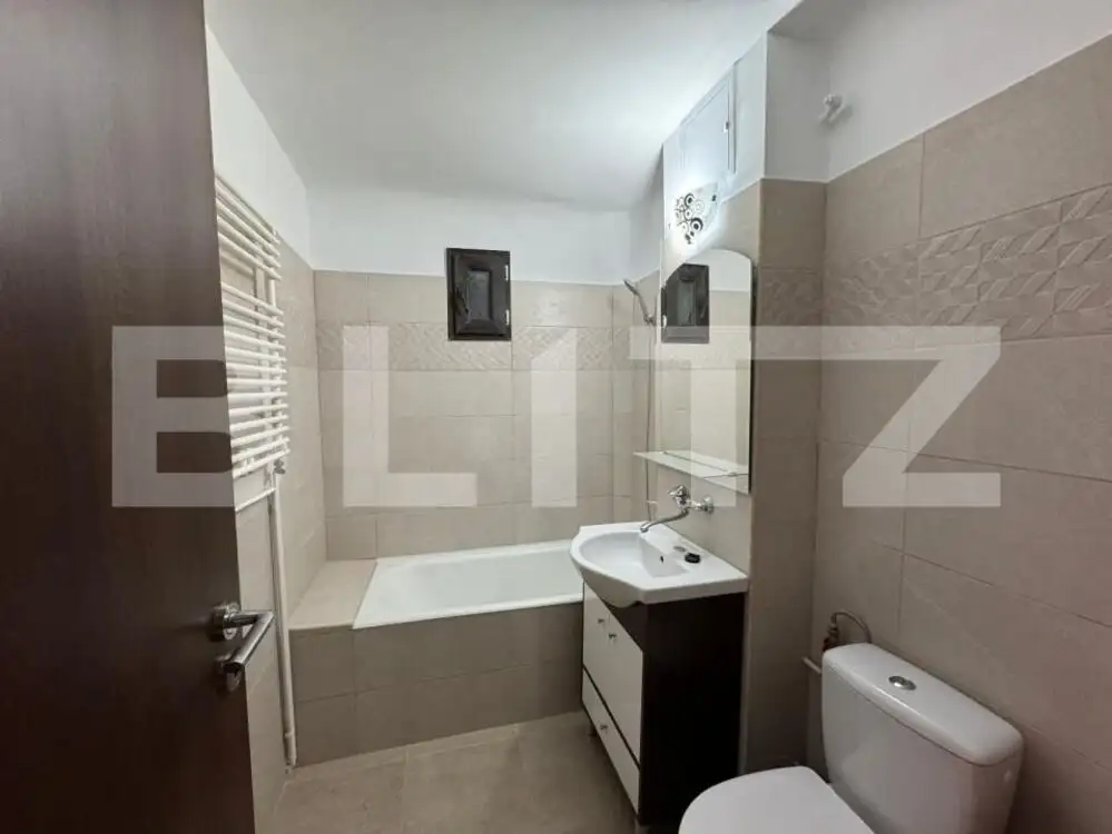 Apartament 3 camere decomandat, CT, et. 2, Rovine