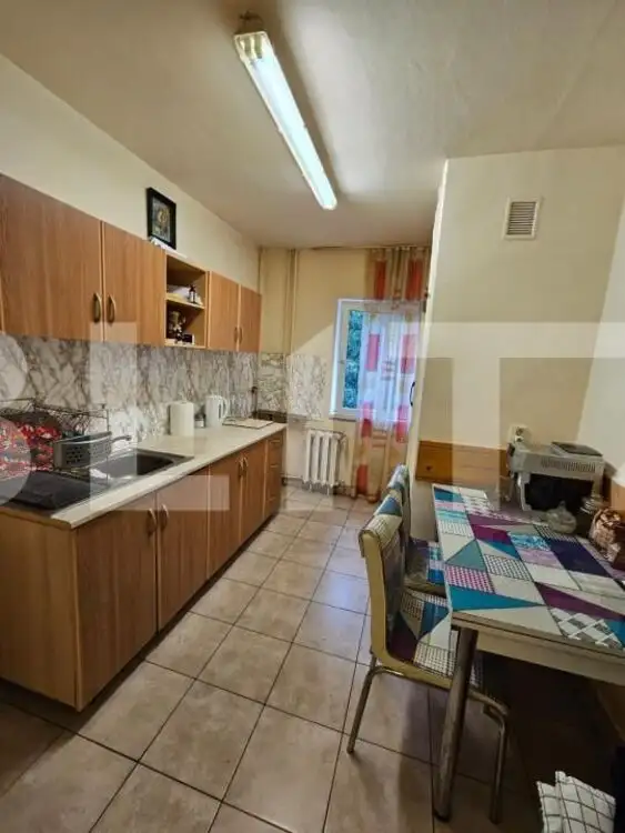 Apartament cu 2 camere si 2 balcoane, 50 mp, etaj intermediar, zona Big