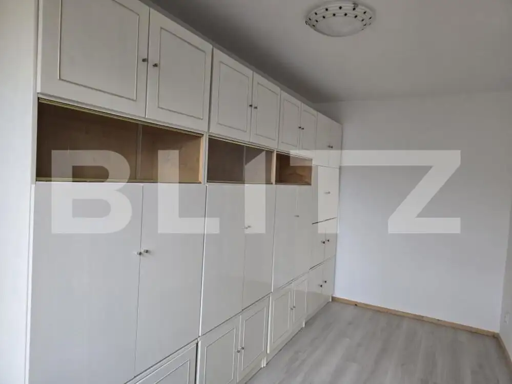 Apartament de vanzare cu 3 camere, 44 mp, zona Solidaritatii