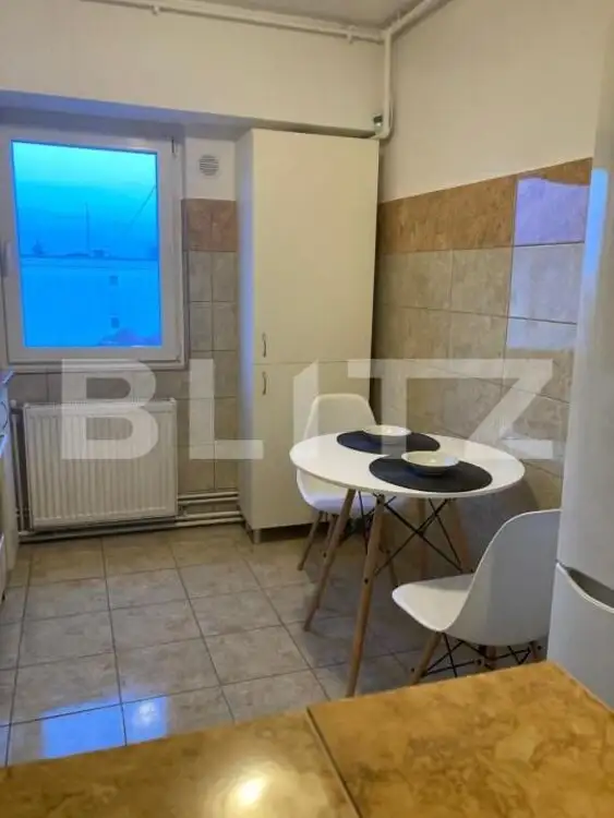 Apartament mobilat, 2 camere, 51 mp, decomandat, zona Iulius Mall