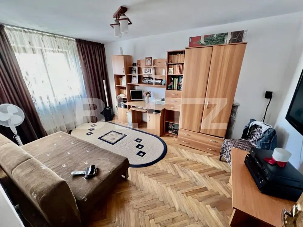 Apartament, 3 camere, 75mp, zona Calea București 