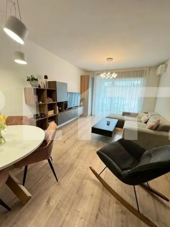 Apartament LUX de 2 camere, etaj intermediar, S-E, zona Piata Mihai Viteazul