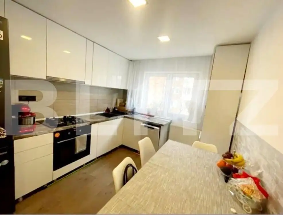 Apartament de 3 camere, decomandat, 75 mp, zona Piata Magnoliei