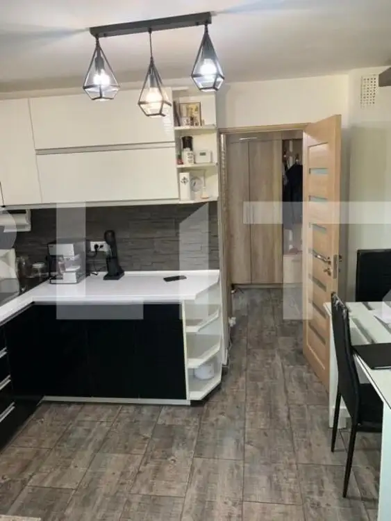 Apartament 3 camere, 71 mp, 1 Mai, zona Pelendava 