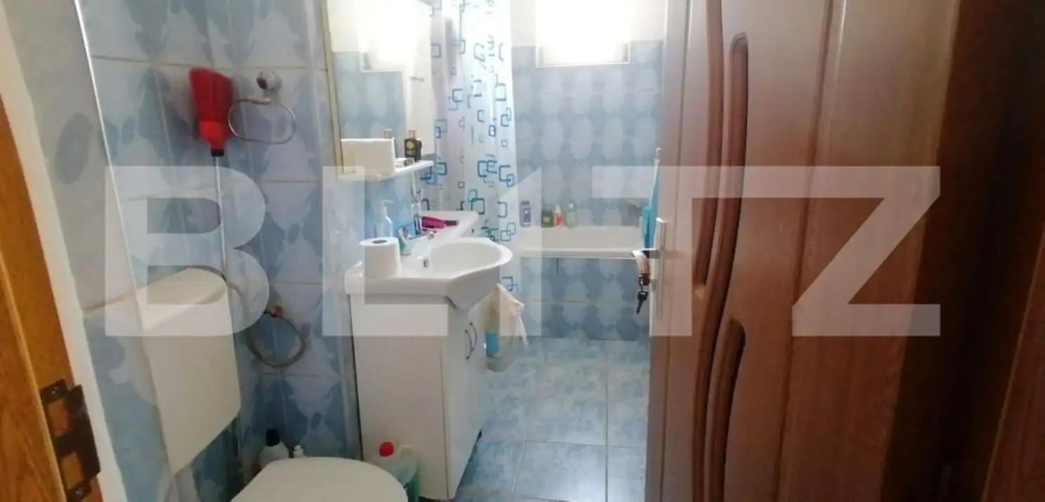 Apartament 2 camere decomandat 52mp baie bucatarie Zona Blaj