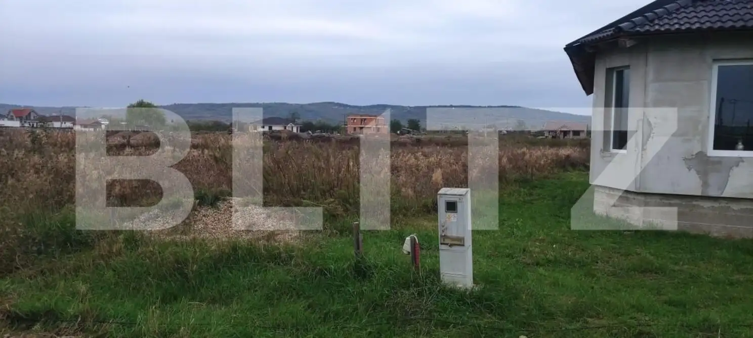 Teren intravilan cu dublu front stradal in Osorhei