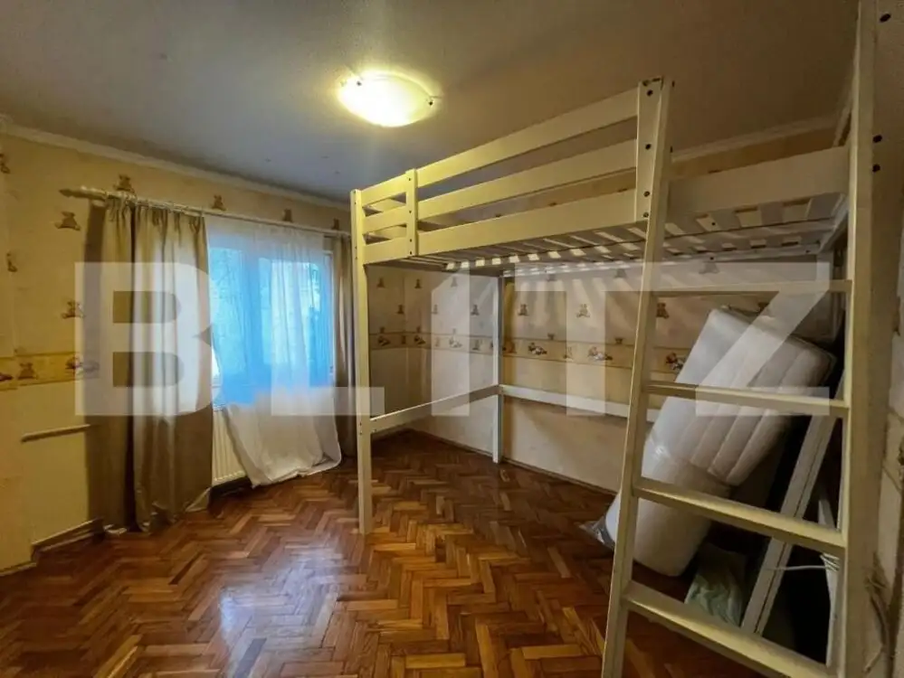 Apartament de 4 camere, decomandat, 80 mp, Rogerius