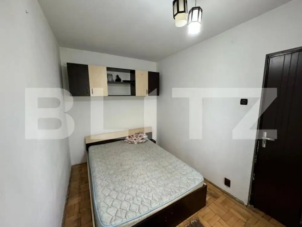 Apartament 2 camere, semidecomandat, etaj 4, Craiovita Noua, zona Niela