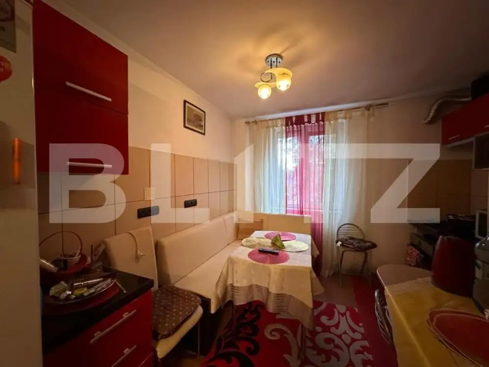 Apartament cu 3 camere, 71 mp, zona Splaiul Crisanei