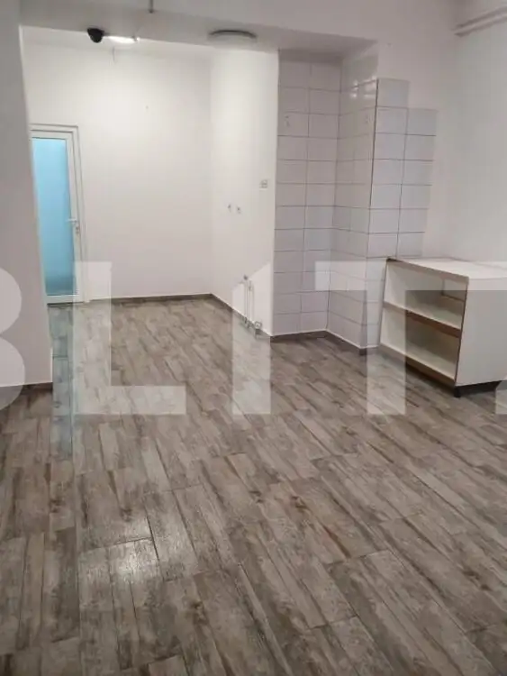 Spatiu comercial 33 mp, zona centrala, de inchiriat si de vanzare