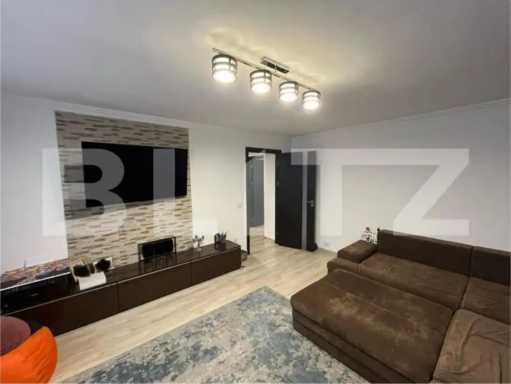 Apartament 3 camere decomande, 75 mp utili, zona 1 mai, Pelendava