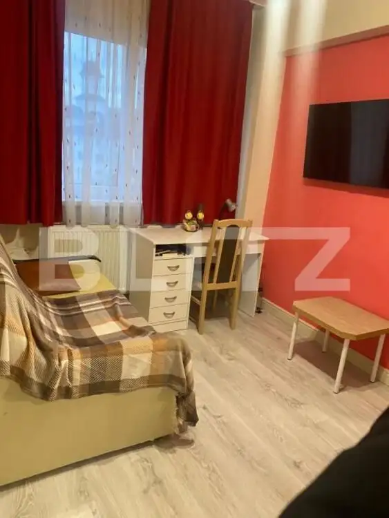 Apartament 3 camere cu balcon, etaj intermediar zona Petrom