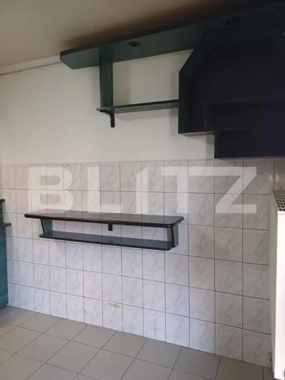 Apartament 2 camere, se preteaza ca spatiu comercial