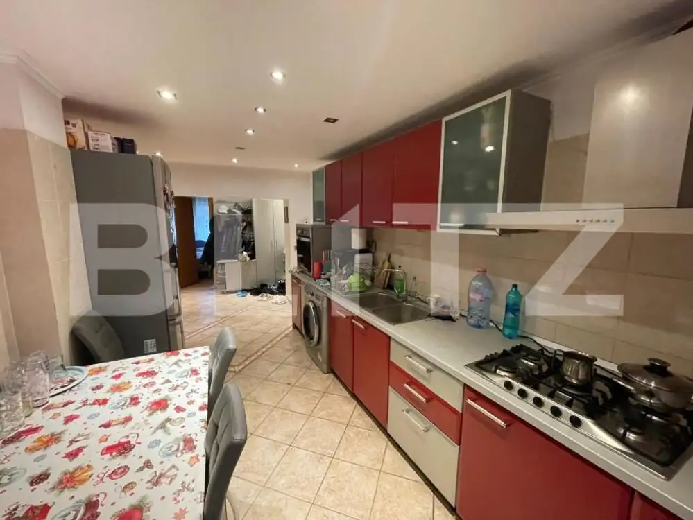 Apartament decomandat cu 3 camere, 61 mp,  zona Tolstoi