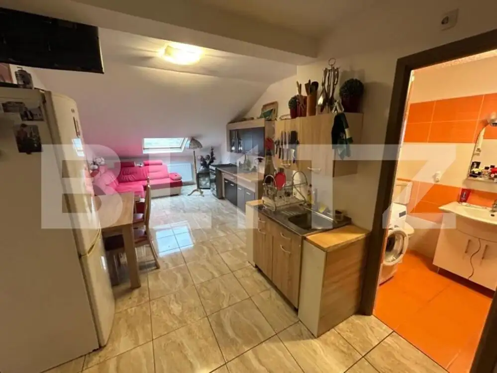 Apartament 3 camere, 60mp, zona Rogerius 