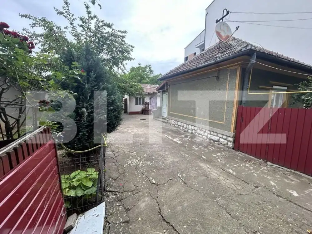 Oportunitate Teren 809mp cu Casa veche Demolabila/Renovabila