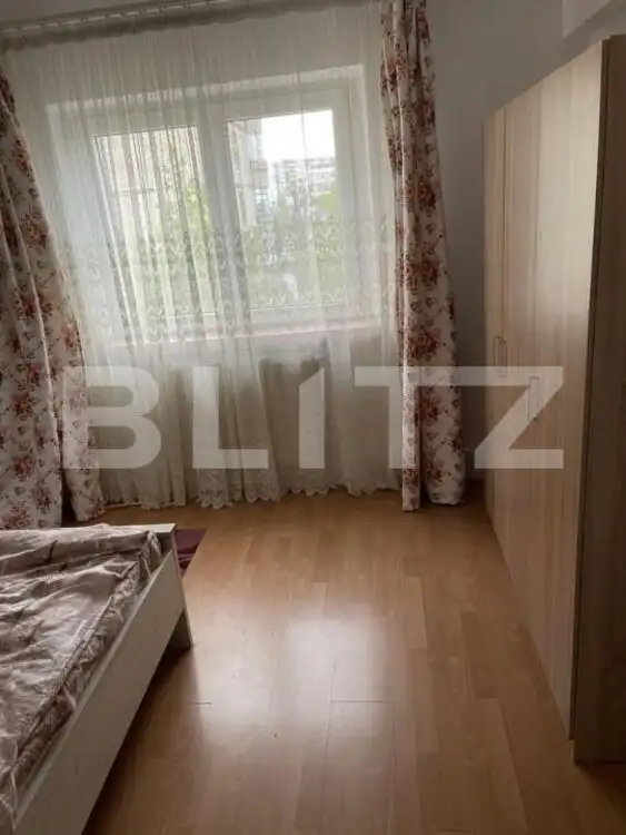 Apartament cu 3 camere, AC, centrală termică, decomandat, 80 mp, Lăpuș