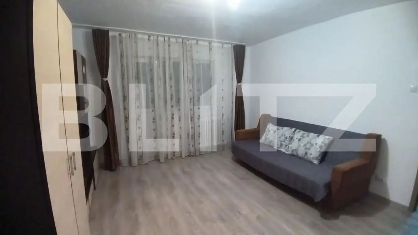 Apartament cu 2 camere, 50 mp, zona Cetate