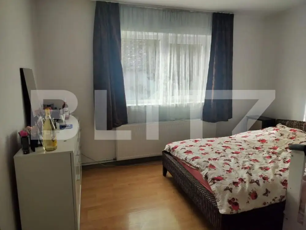 Casa cu 2 apartamente, 5 camere, 140 mp, zona Turnisor