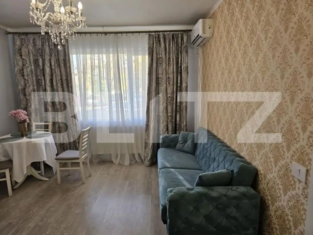 Apartament de vanzare, cu 2 camere, 35 mp, zona Prima Universității