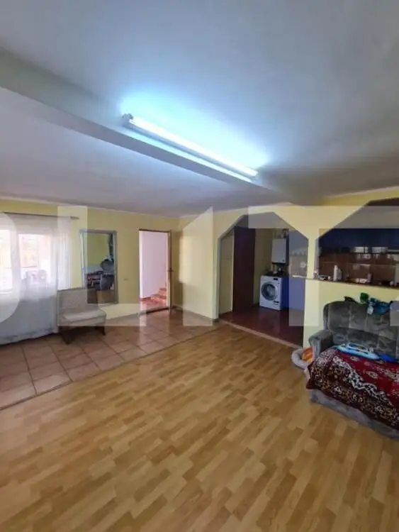 Casa individuala cu 5 camere, 216 mp de teren