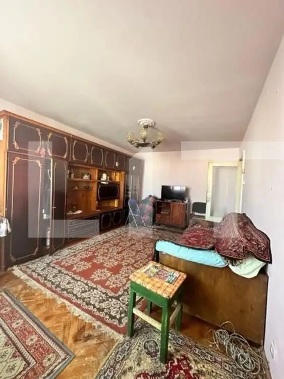 Apartament cu 3 camere decomandat, renovabil, 65 mp