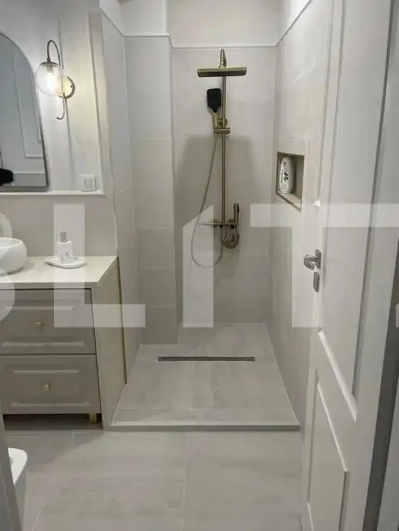 Apartament 2 camere, finisaje de lux, zona Intre Lacuri