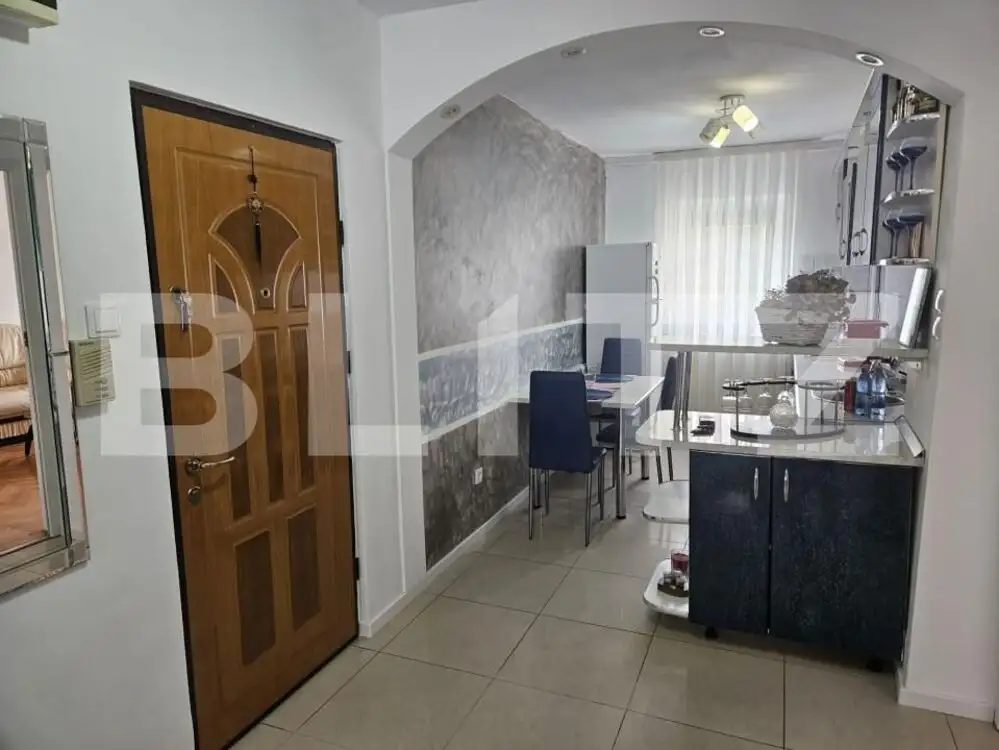 Apartament cu 3 camere decomandat