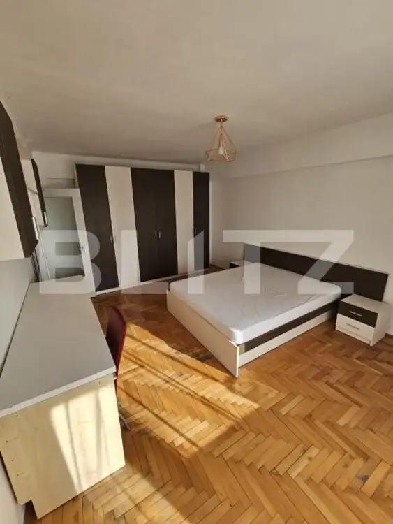 Apartament cu 4 camere, 98 mp, zona-Nufarul