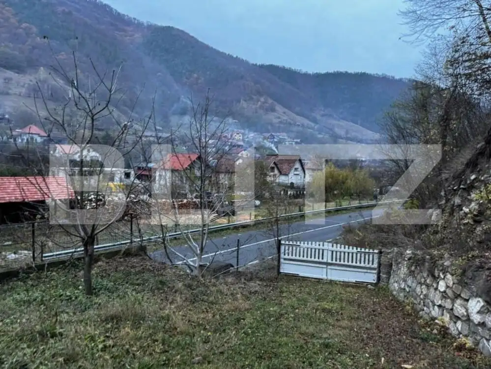 Casă cu 240mp utili, teren, 955 mp zona Mărtinie - Transalpina