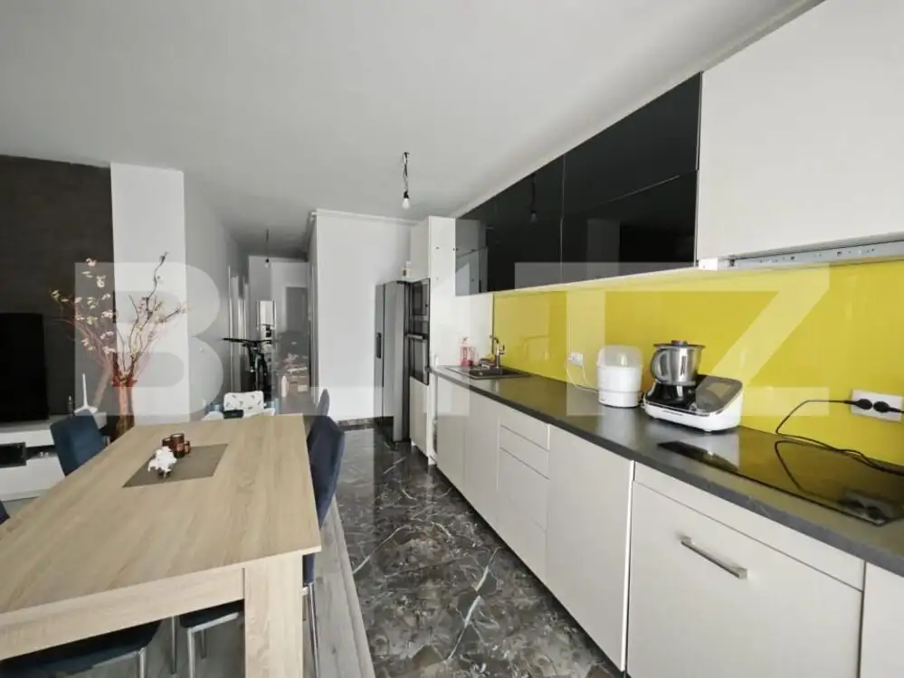 Apartament de 3 camere, 78 mp, 2 bai, garaj subteran, zona Europa