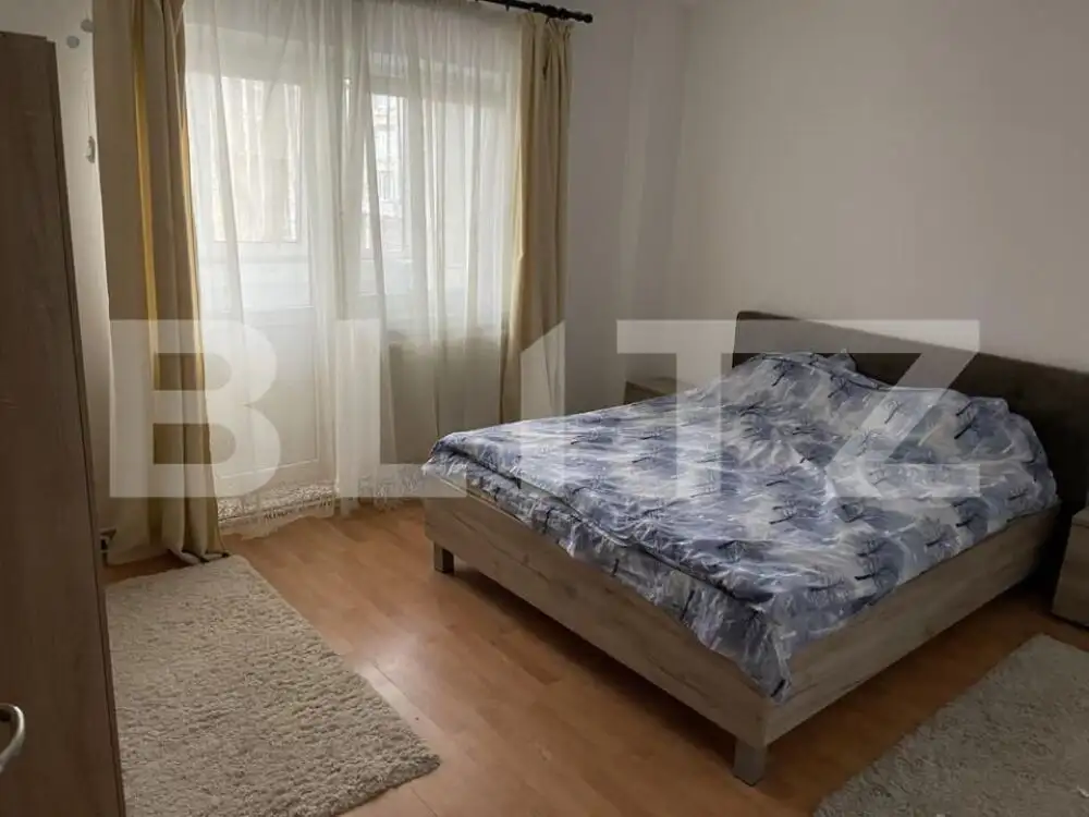 Apartament cu 3 camere, AC, centrală termică, decomandat, 80 mp, Lăpuș