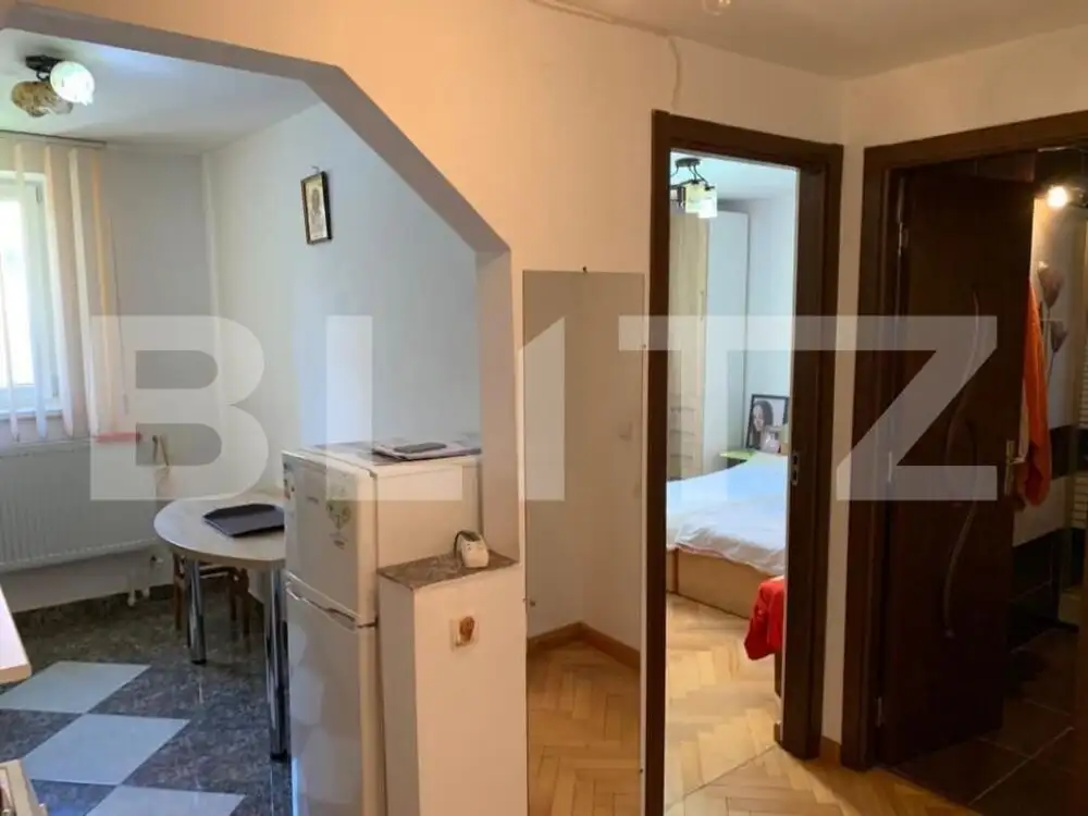 Apartament 3 camere, 99 mp, decomandat, zona Cetate