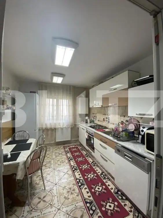 Apartament cu 2 camere decomandat etaj intermediar zona Marasti