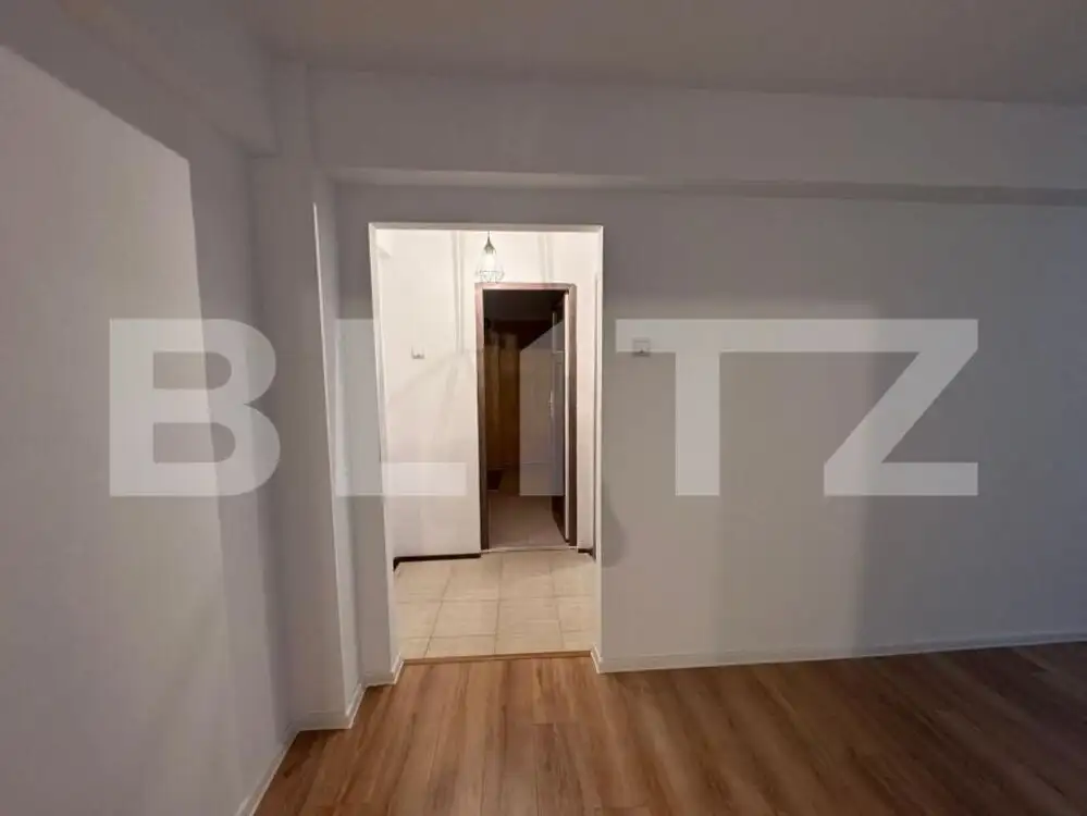 Apartament cu 3 camere , 72 mp , zona Central