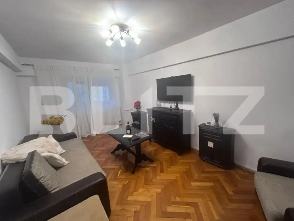 Apartament cu 3 camere, decomandat, 2 bai, Calea Bucuresti