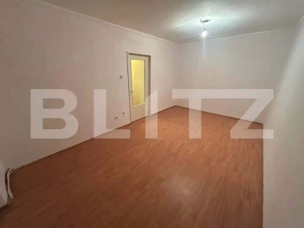 Apartament decomandat cu 2 camere, 49 mp, zona Cetate