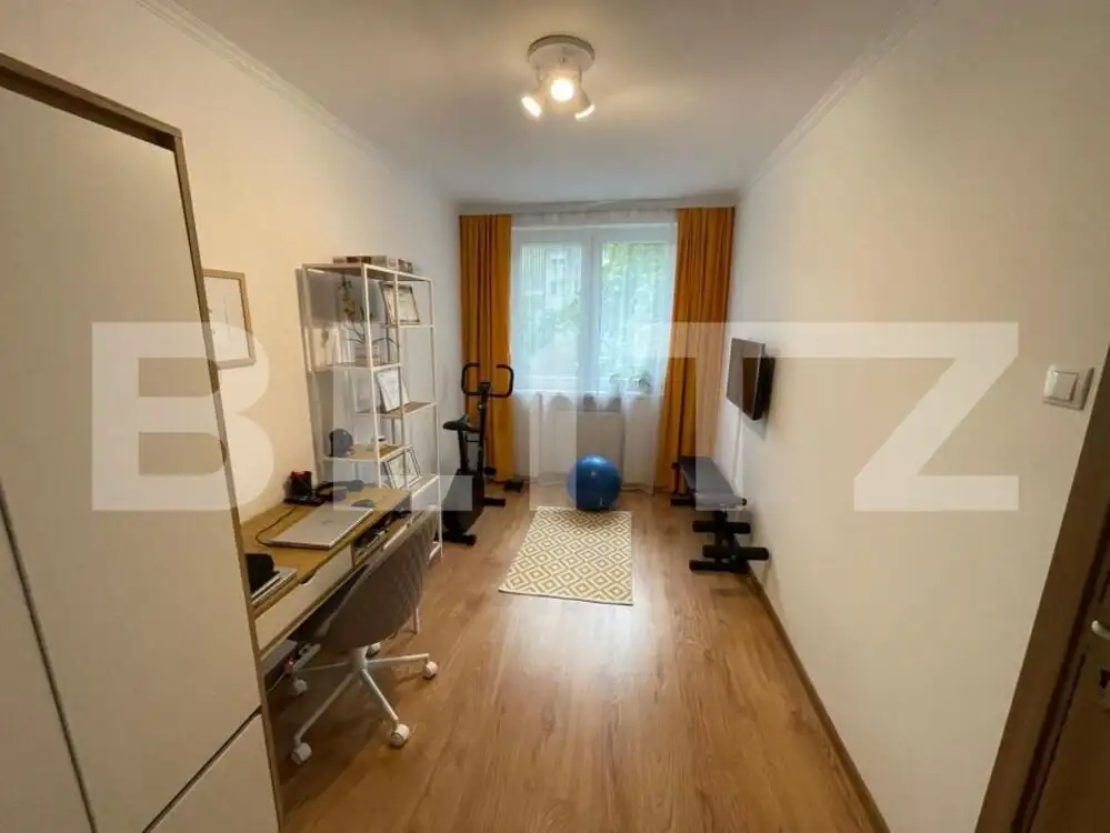 Apartament, 3 camere, zona Aluminei