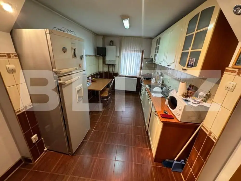 Apartament 3 camere, 72 mp, etaj 3, Aiud