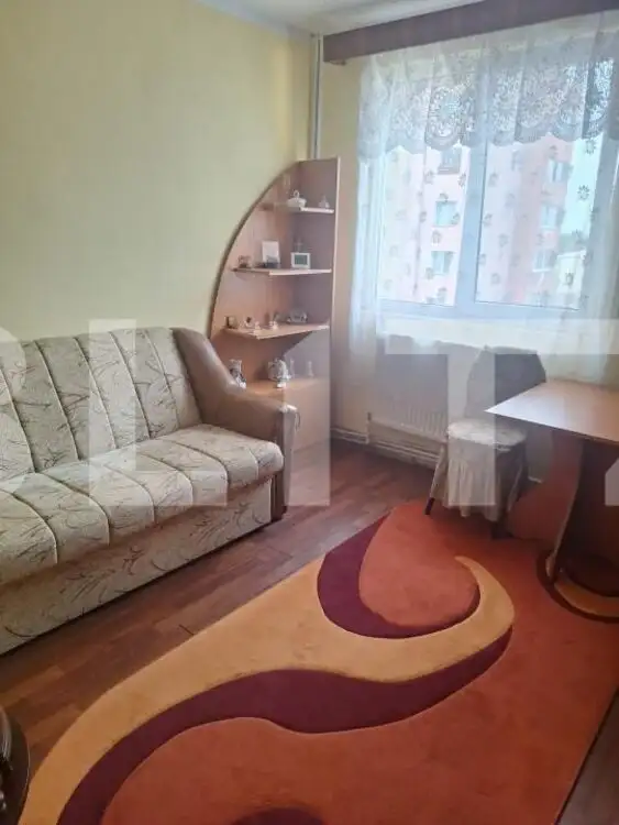 Apartament 2 camere, 50 mp, etaj intemediar, lift,  zona Liceului Petru Rareș