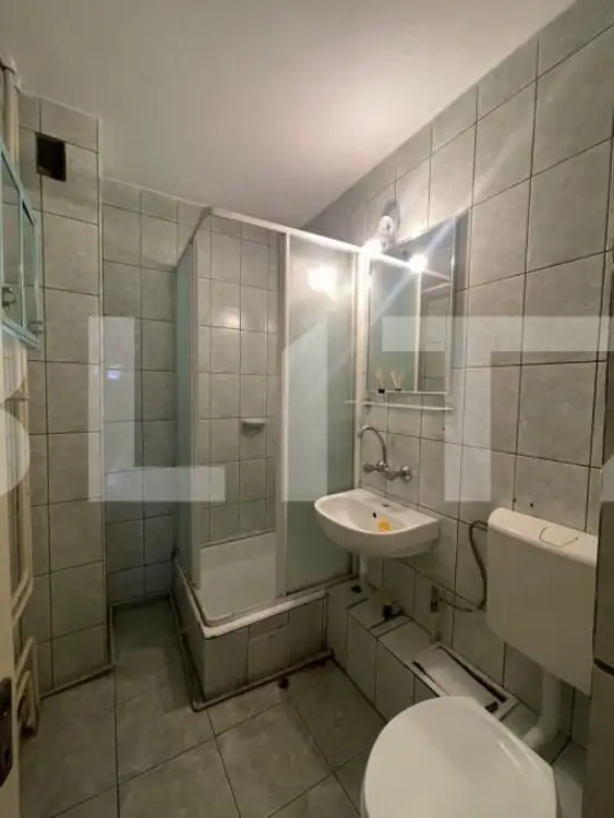 Apartament 4 camere, 92mp - etaj intermediar, Zona Intre Lacuri