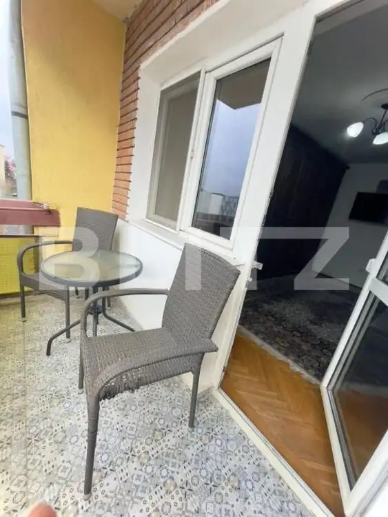 Apartament cu 4 camere decomandat 