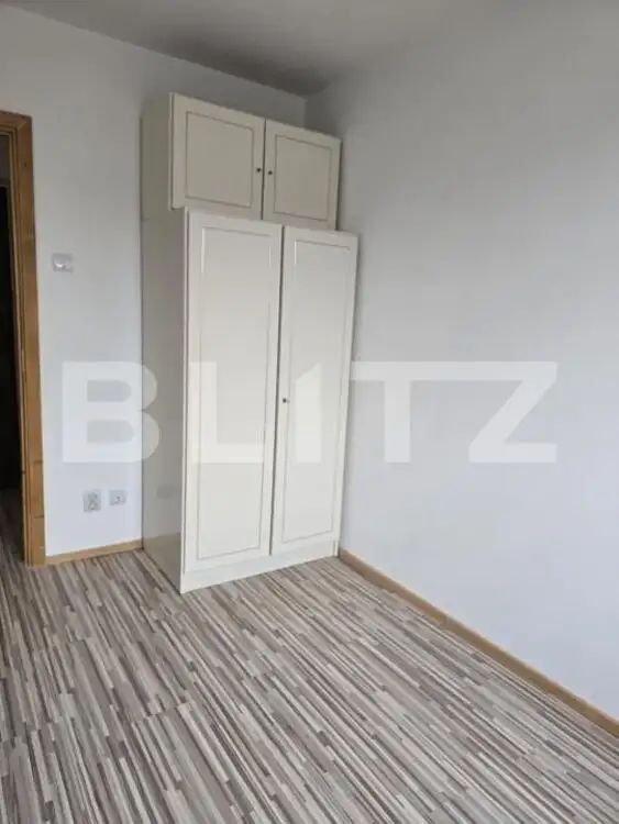 Apartament de vanzare cu 3 camere, 44 mp, zona Solidaritatii