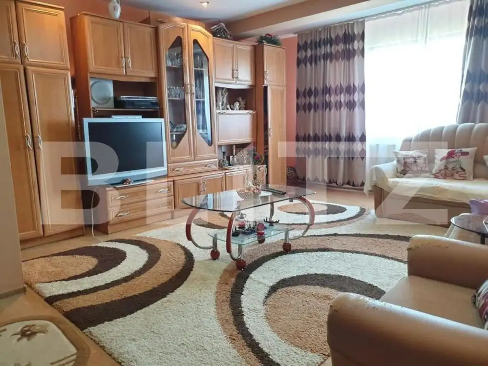 Apartament 3 camere, 82mp, etaj intermediar, zona Piață Burdujeni