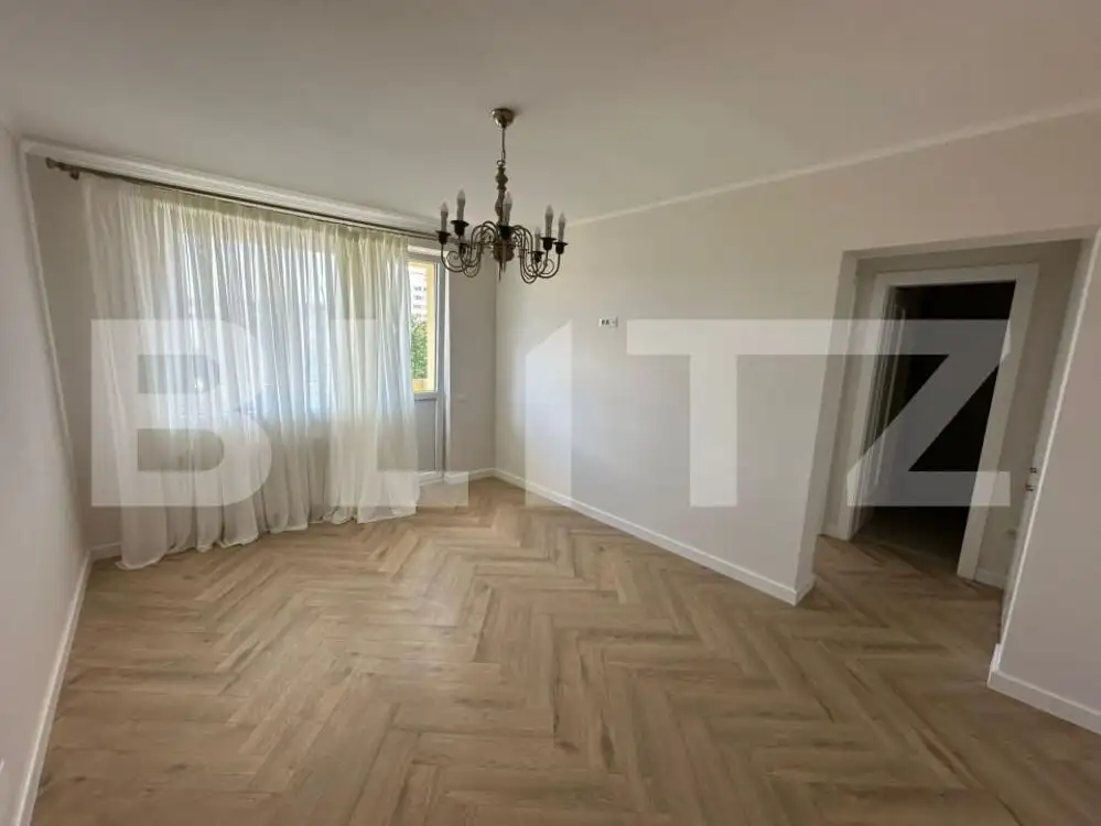 Apartament cu 3 camere, renovat complet, zona Semicentrala