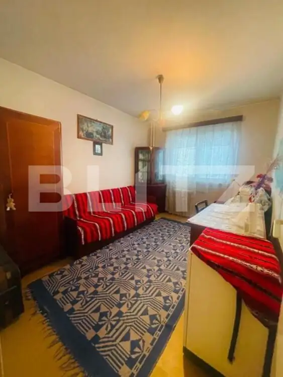 Apartament decomandat de vanzare , etaj intermediar, zona Mehedinti 