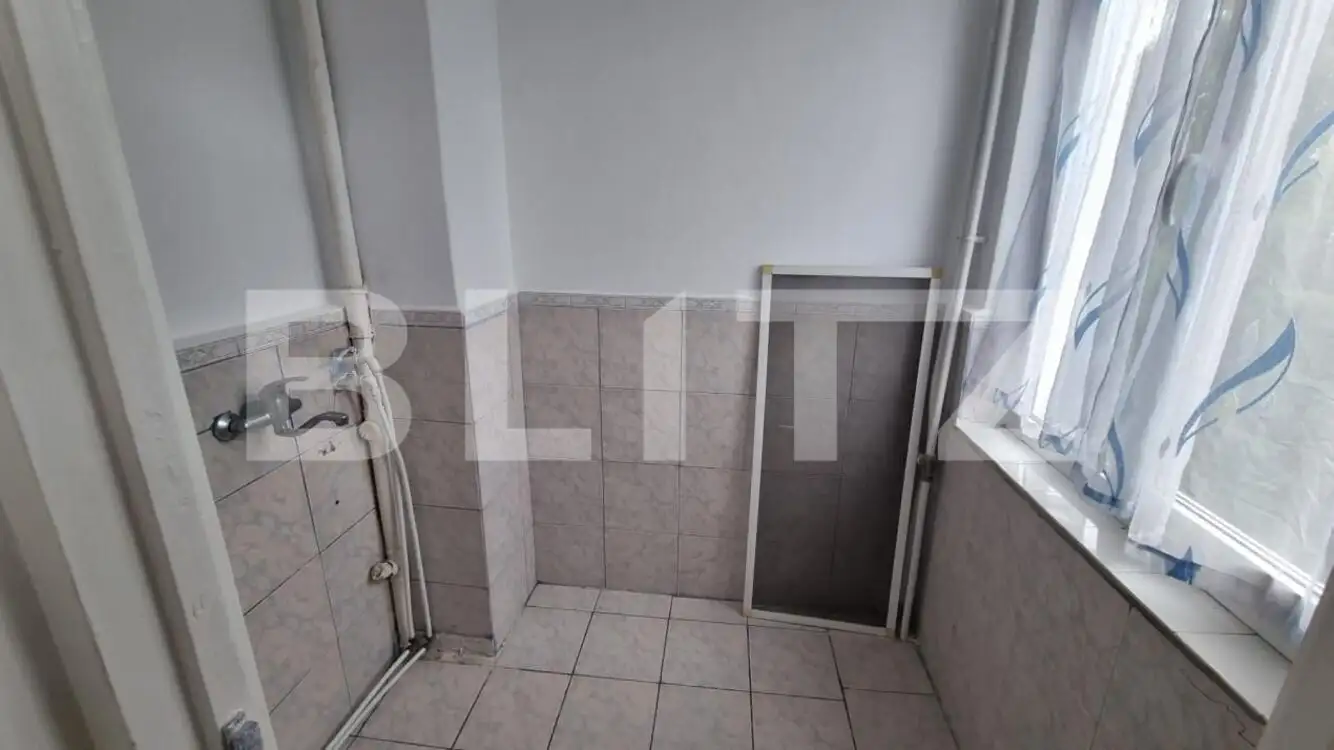 Apartament cu 3 camere, 39mp, zona Valenta 